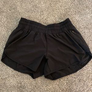 Lululemon tracker short 4”